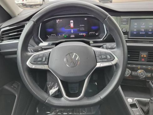 Used 2024 Volkswagen Jetta SE FWD image 27