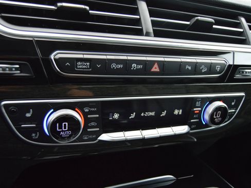 Used 2017 Audi Q7 3.0T Premium Plus w/ Premium Plus Package image 15