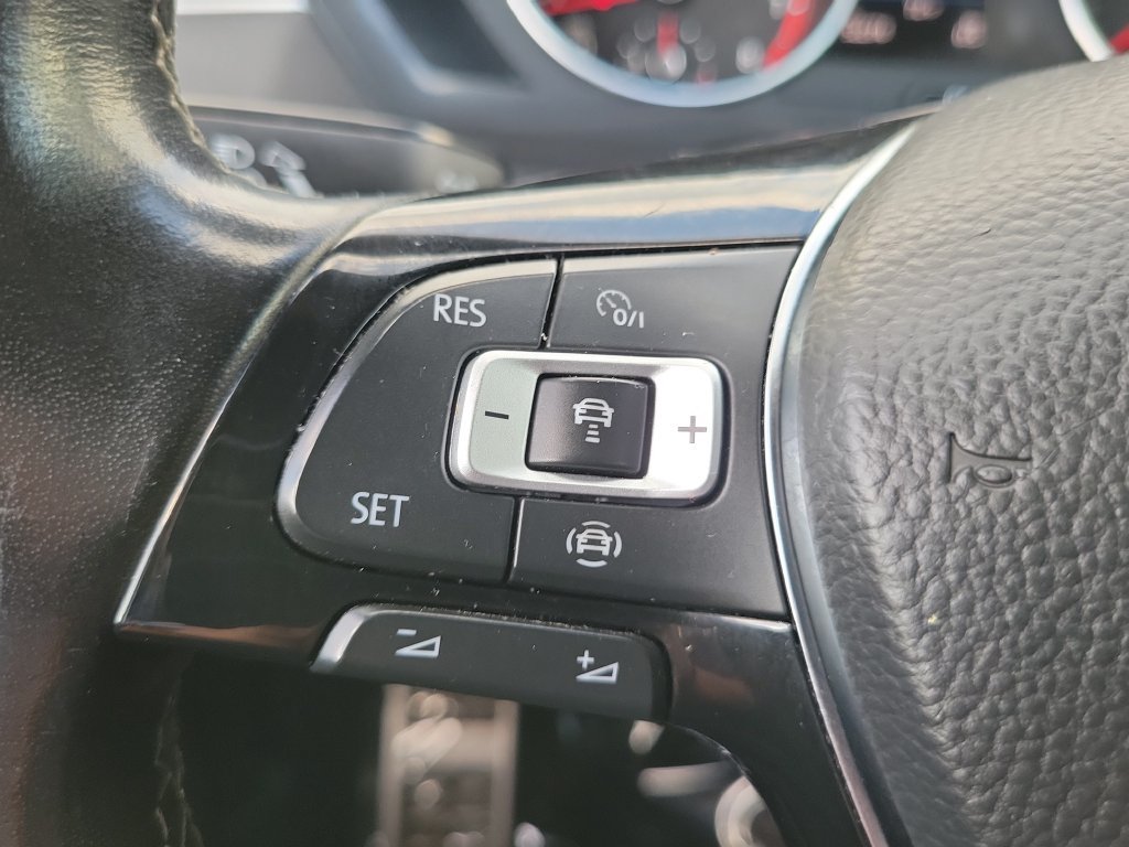 Used 2021 Volkswagen Tiguan SE R-Line FWD image 6