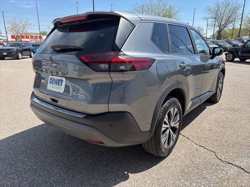 Used 2023 Nissan Rogue SV image 5