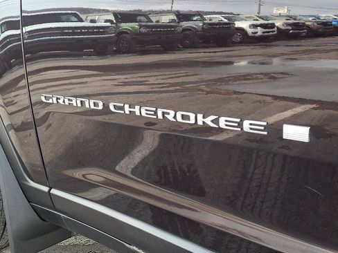 Used 2022 Jeep Grand Cherokee L Limited image 31