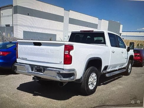 Used 2026 Chevrolet Silverado 2500 LT AWD/4WD image 3