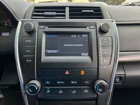 Used 2015 Toyota Camry image 15