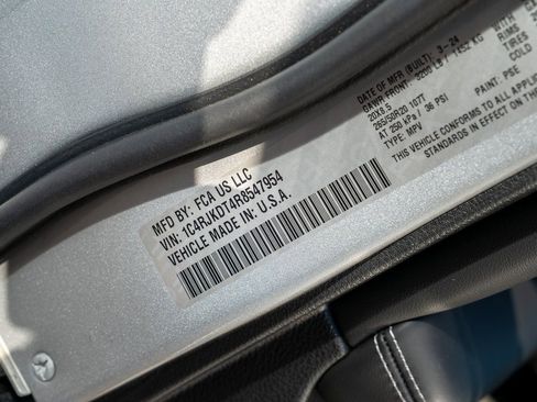 Used 2024 Jeep Grand Cherokee L Overland w/ Luxury Tech Group IV image 26