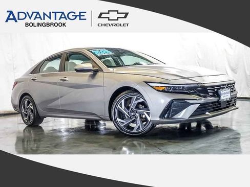 Used 2025 Hyundai Elantra Limited FWD image 1