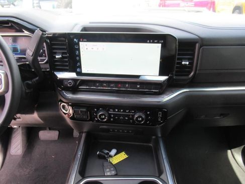 Used 2024 Chevrolet Silverado 2500 LTZ w/ LTZ Convenience Package image 20