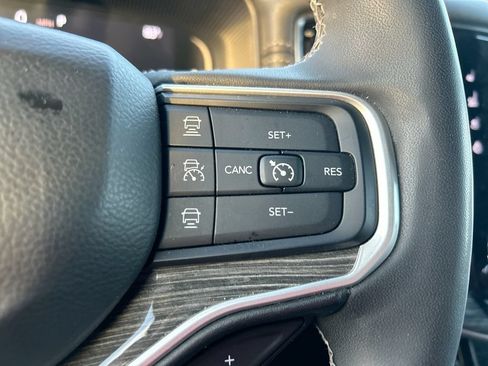 Used 2022 Jeep Wagoneer Series III RWD image 19