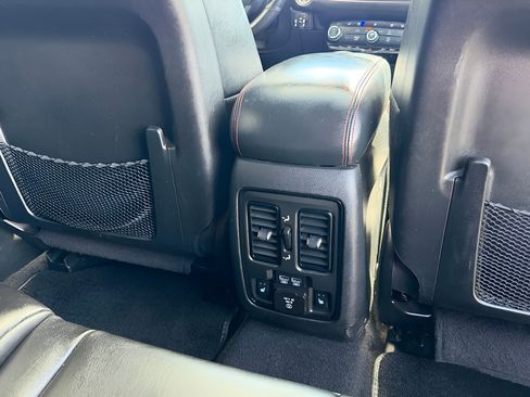 Used 2023 Dodge Durango GT AWD/4WD image 31
