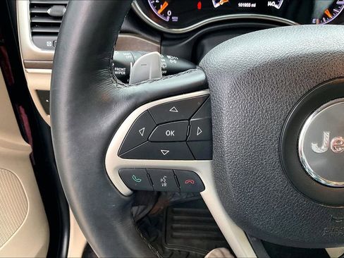 Used 2017 Jeep Grand Cherokee Limited image 18