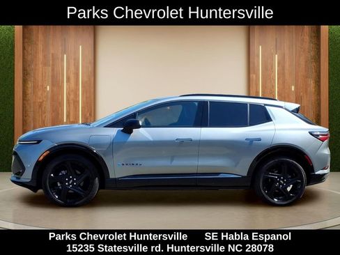 Certified 2025 Chevrolet Equinox EV RS FWD image 26