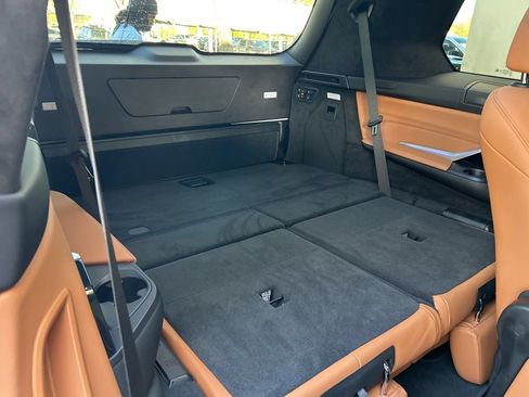 Used 2022 BMW X7 xDrive40i w/ M Sport Package AWD/4WD image 40