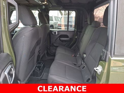 Used 2022 Jeep Gladiator Willys image 10