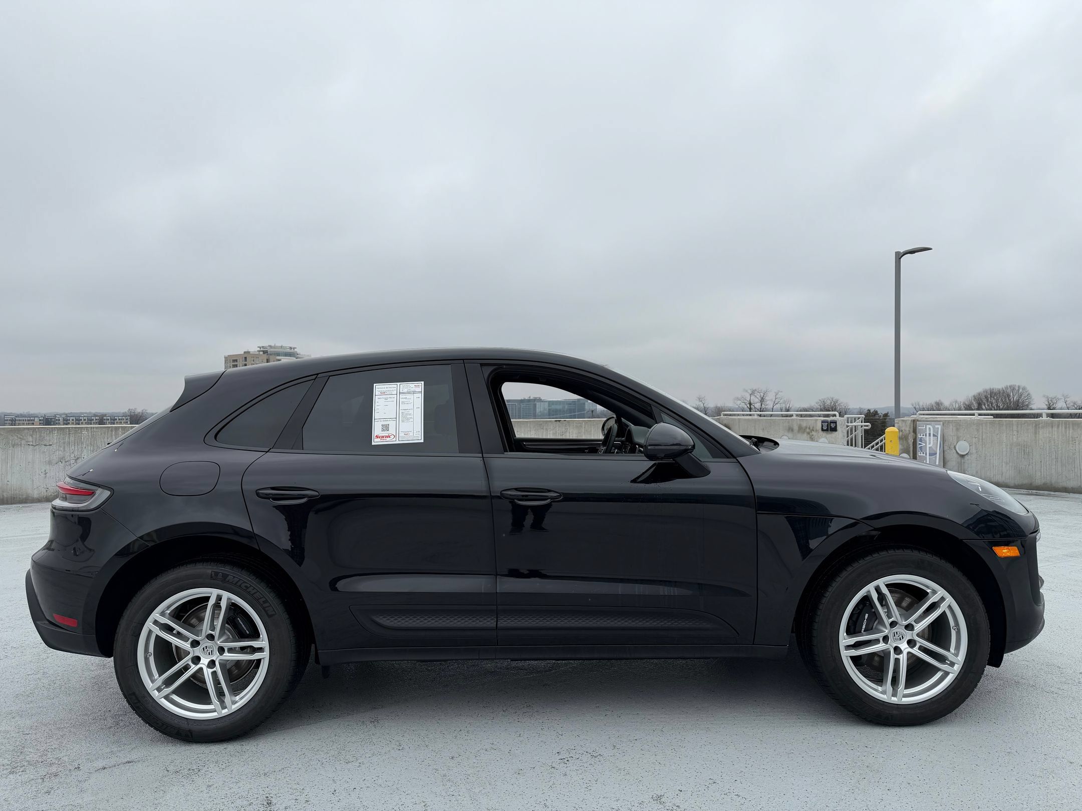 Certified 2026 Porsche Macan AWD/4WD image 8