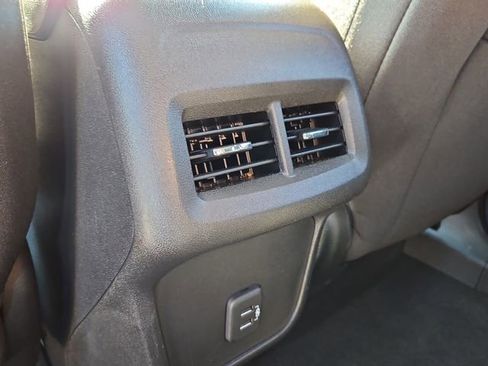 Used 2022 Chevrolet Equinox LT image 16