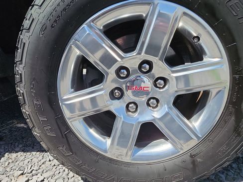 Used 2018 GMC Sierra 1500 SLT w/ SLT Preferred Package AWD/4WD image 29