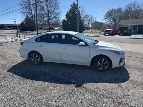 Used 2021 Kia Forte LXS image 3