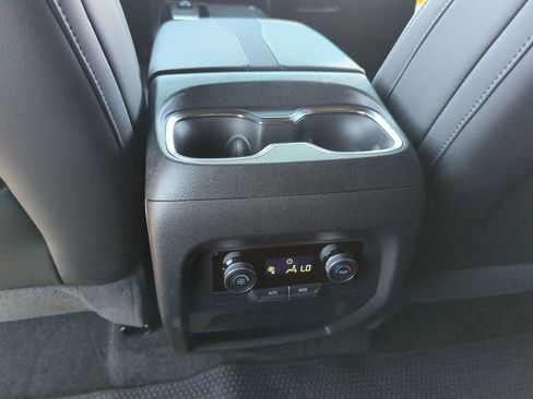 Used 2025 Buick Enclave Preferred image 21