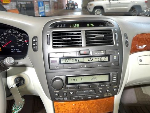 Used 2002 Lexus LS 430 image 17