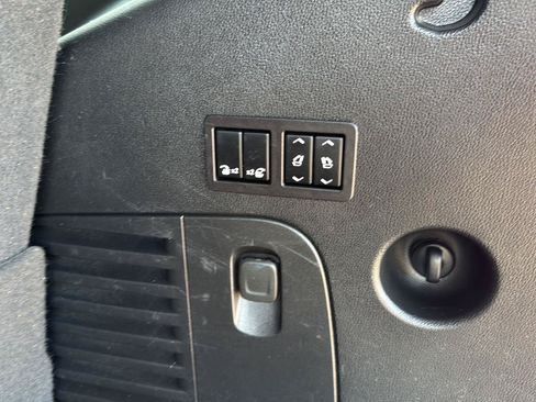 Used 2019 GMC Yukon Denali w/ Denali Ultimate Package AWD/4WD image 38