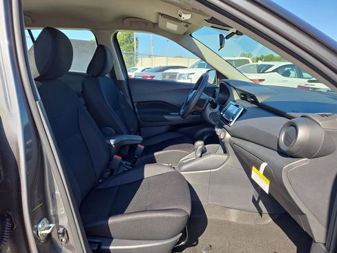 New 2025 Nissan Kicks Play S image 15