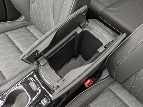 Certified 2023 Buick Envision Avenir AWD/4WD image 23