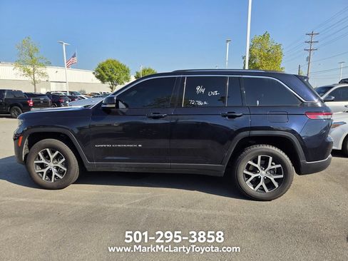 Used 2023 Jeep Grand Cherokee Limited AWD/4WD image 2