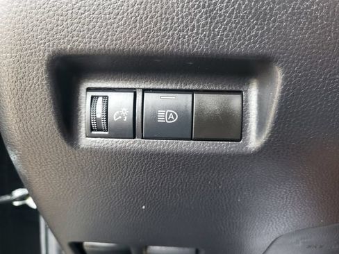 Used 2025 Toyota RAV4 XLE FWD image 21
