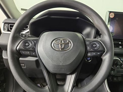 Used 2025 Toyota RAV4 XLE image 21