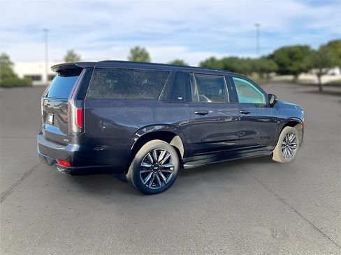 Certified 2024 Cadillac Escalade ESV Sport image 6