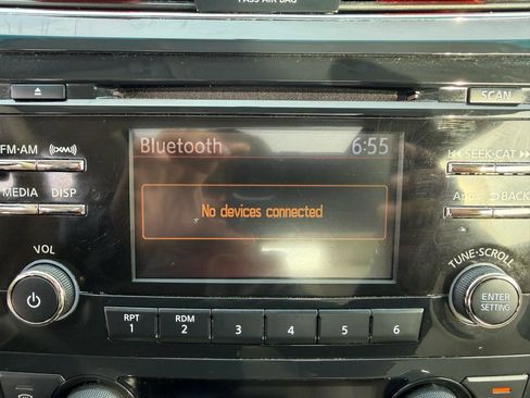 Used 2015 Nissan Altima 2.5 SV w/ Convenience Package image 14