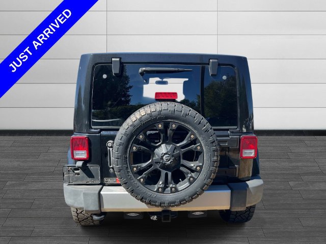 Used 2014 Jeep Wrangler Unlimited Sahara w/ Connectivity Group AWD/4WD image 4