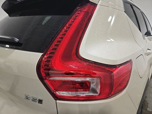 New 2026 Volvo XC40 B5 Ultra w/ Climate Package image 9