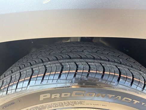 New 2026 Chevrolet Trax RS w/ Sunroof Package FWD image 33