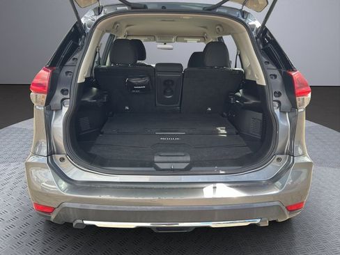 Used 2018 Nissan Rogue S image 25