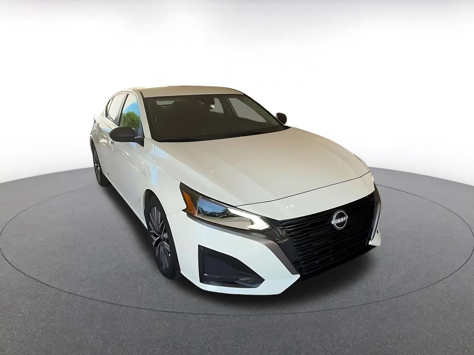 Used 2026 Nissan Altima 2.5 SV FWD image 3