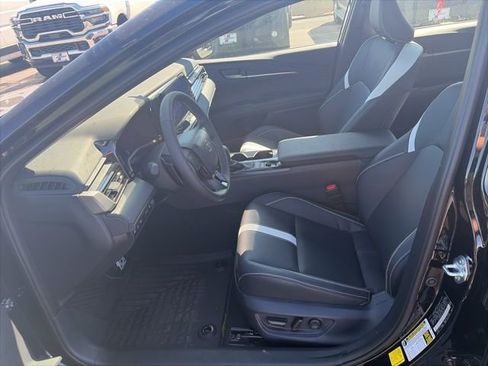 Used 2026 Toyota Camry SE w/ Multimedia Upgrade Package image 11