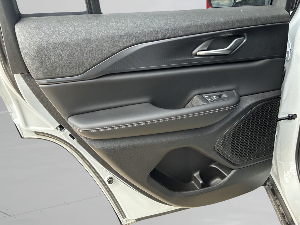 New 2025 Jeep Grand Cherokee Laredo X w/ Luxury Tech Group I RWD image 22
