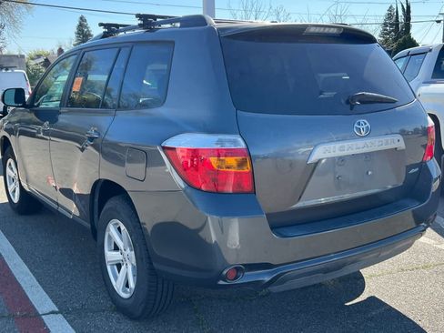 Used 2010 Toyota Highlander SE image 4