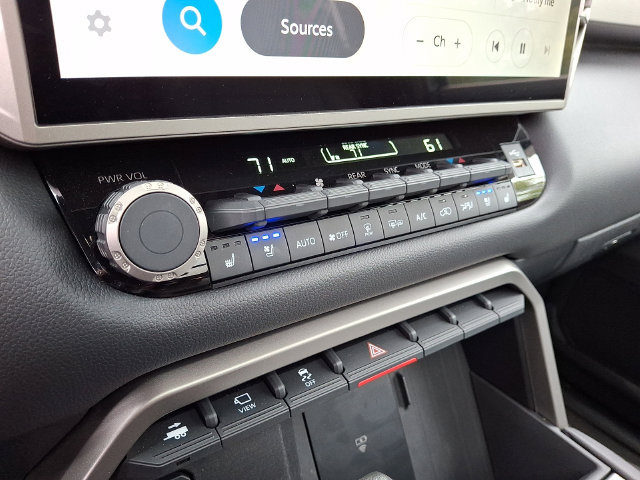 Used 2025 Toyota Sequoia Limited AWD/4WD image 17
