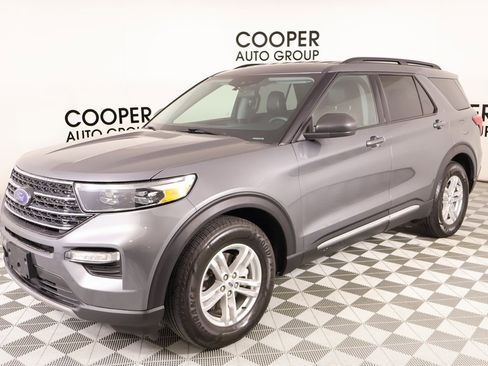 Used 2022 Ford Explorer XLT w/ Equipment Group 202A image 10