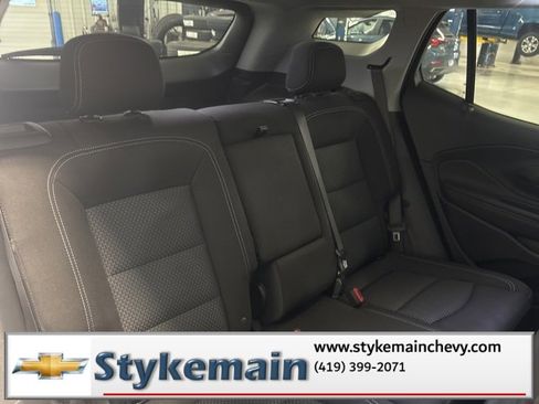 Used 2022 GMC Terrain SLE image 34