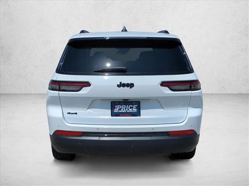 Used 2024 Jeep Grand Cherokee L Altitude AWD/4WD image 7