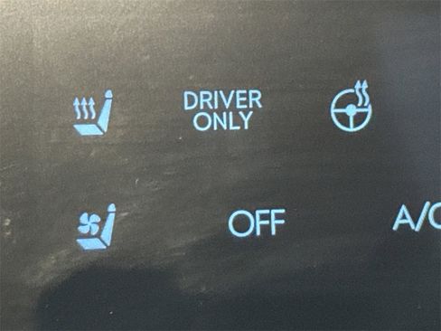 Used 2025 Hyundai Santa Fe Calligraphy image 32