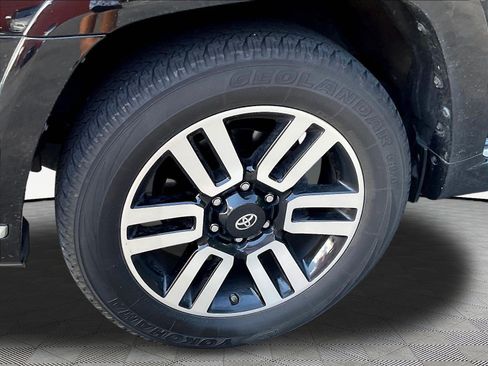 Used 2021 Toyota 4Runner Limited AWD/4WD image 34