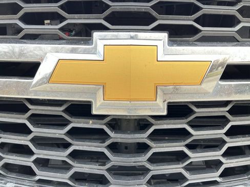 Used 2018 Chevrolet Suburban LT image 32