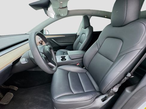 Used 2023 Tesla Model Y Long Range AWD/4WD image 13