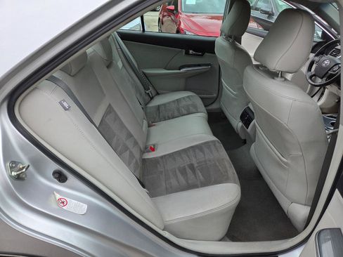 Used 2014 Toyota Camry XLE w/ Leather Package FWD image 17