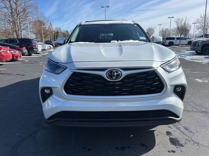 Used 2025 Toyota Highlander XLE