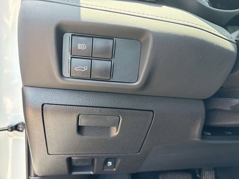 Used 2021 Toyota Highlander XSE FWD image 15
