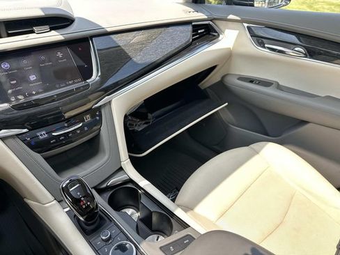 Used 2020 Cadillac XT6 Premium Luxury AWD/4WD image 34